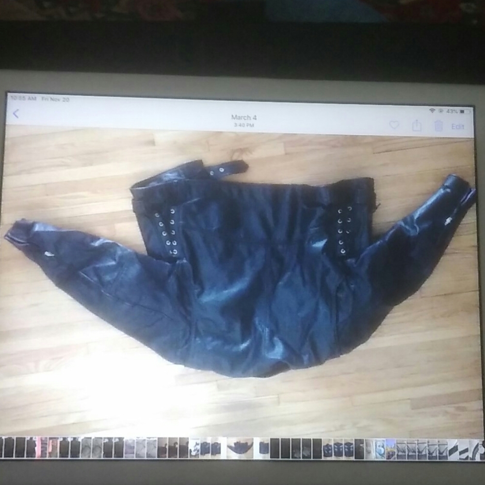 Leather jacket - Picture 2 of 6
